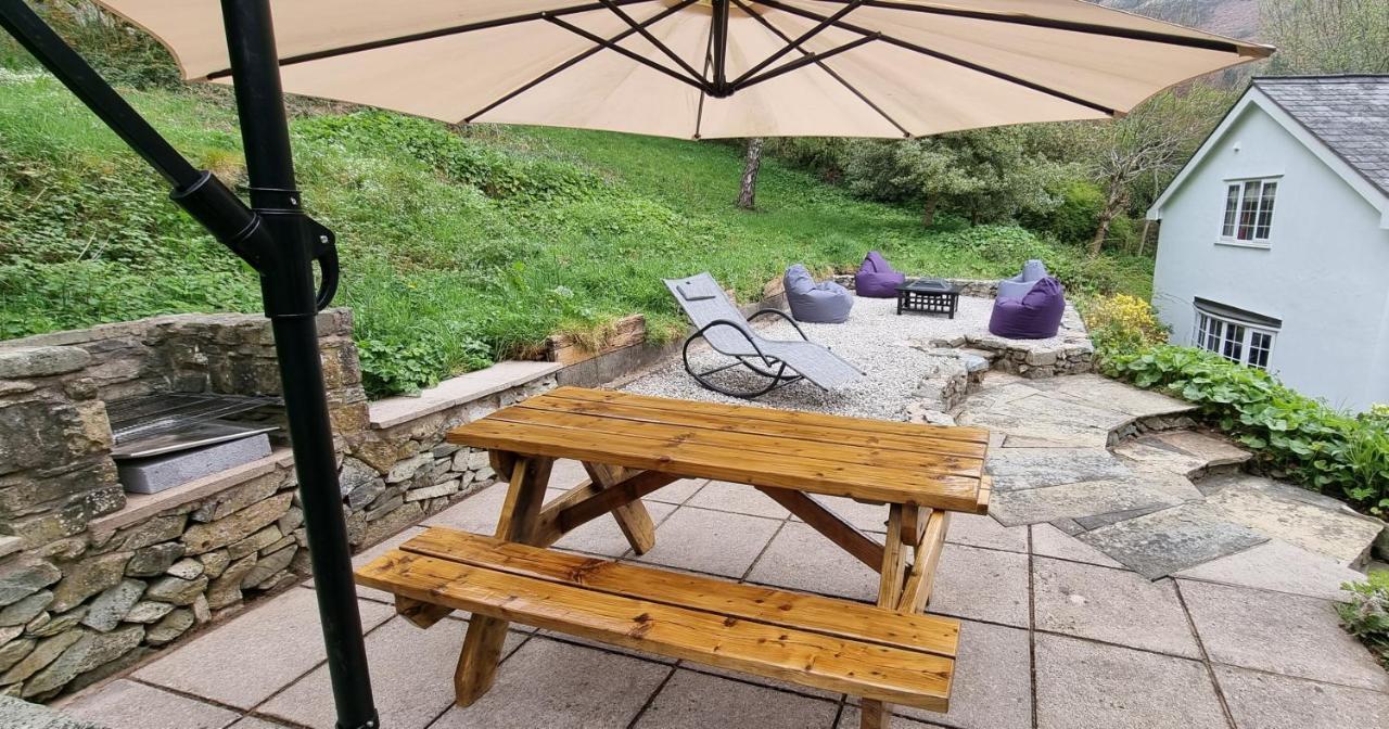 Modern And Spacious 2 Bedroom Apartment With Free Parking Glyn Ceiriog Exterior photo